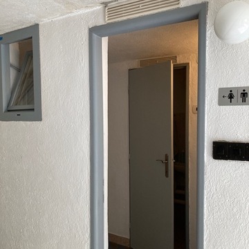 Jimramov – Instalace protisněhových zábran na části střechy budovy fary